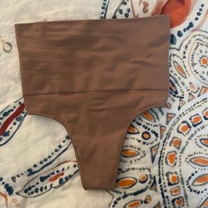SKIMS brand new without tags shapewear thong